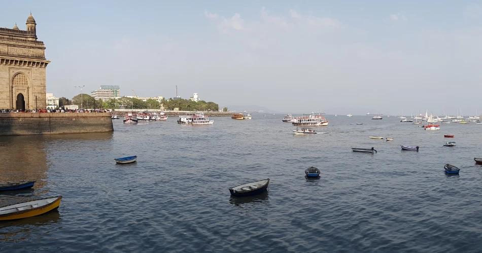 Best Sunset Spots Along Marine Drive, Mumbai